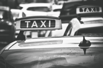 taxi bw